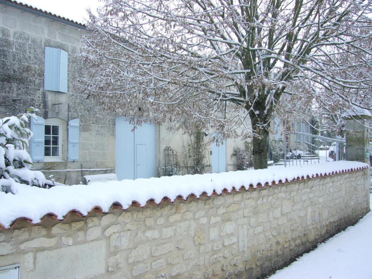 Chambres D'Hotes - Les Bujours Saint-Georges-des-Côteaux Εξωτερικό φωτογραφία