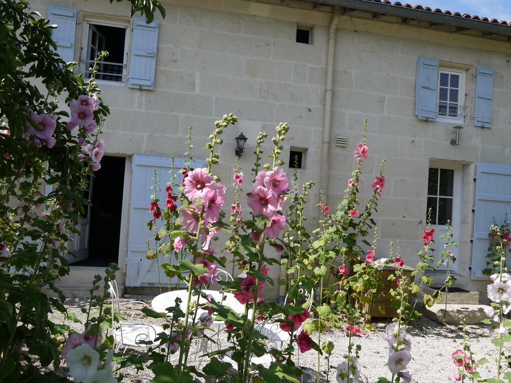 Chambres D'Hotes - Les Bujours Saint-Georges-des-Côteaux Εξωτερικό φωτογραφία